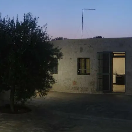 Trullo Salamina צ'יסטרנינו